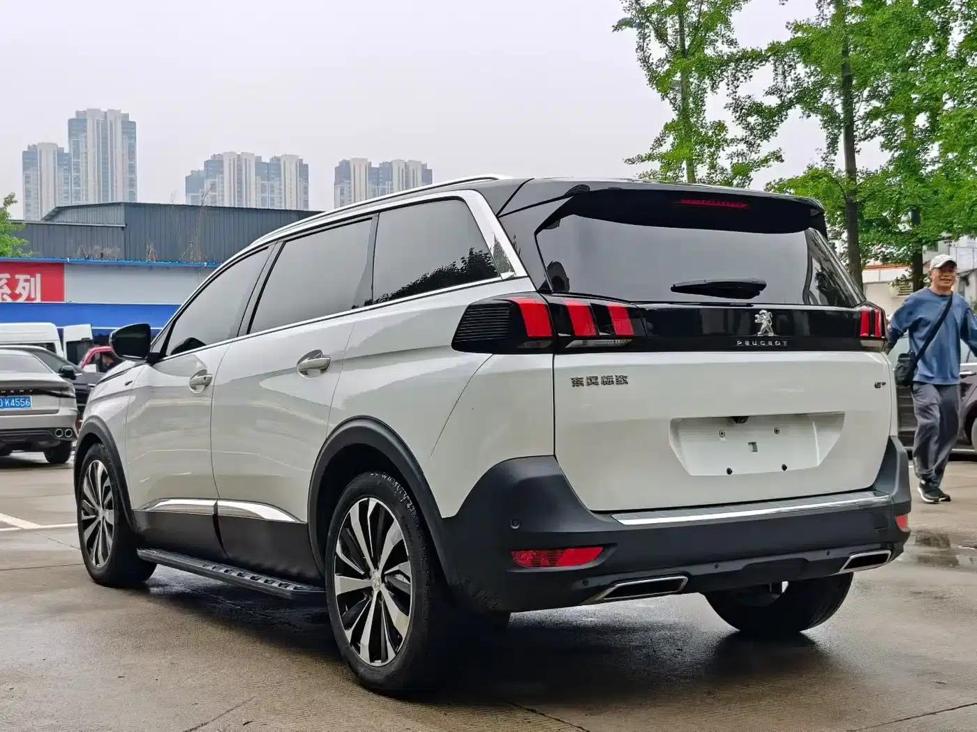 Peugeot 5008 2017 380THP 7-seater Luxury GT Edition — миниатюра 9