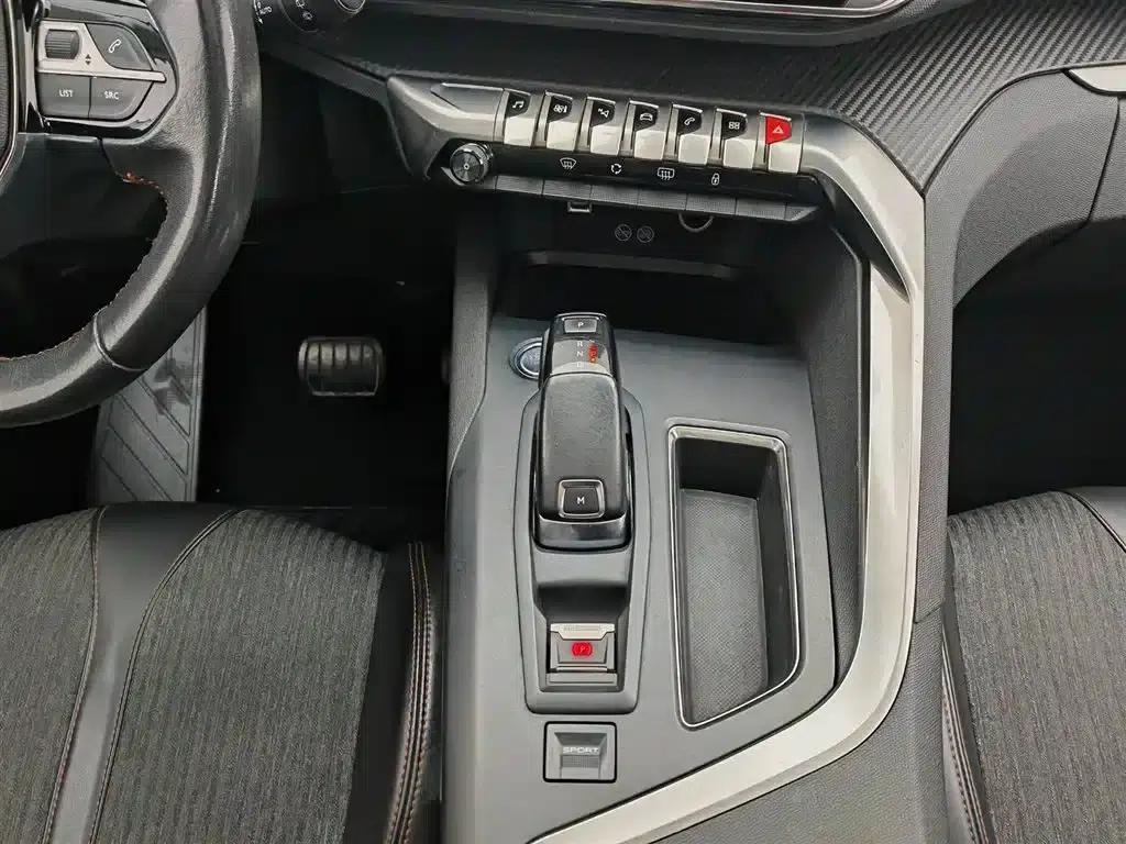 Peugeot 5008 2017 380THP 7-seater Elite Edition — миниатюра 13