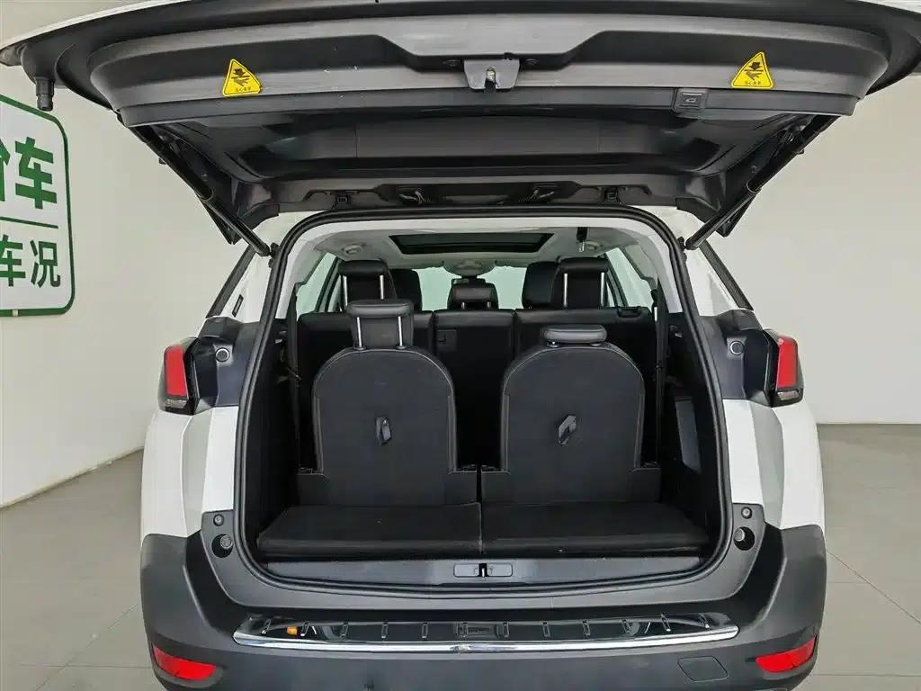 Peugeot 5008 2017 380THP 7-seater Elite Edition — миниатюра 16