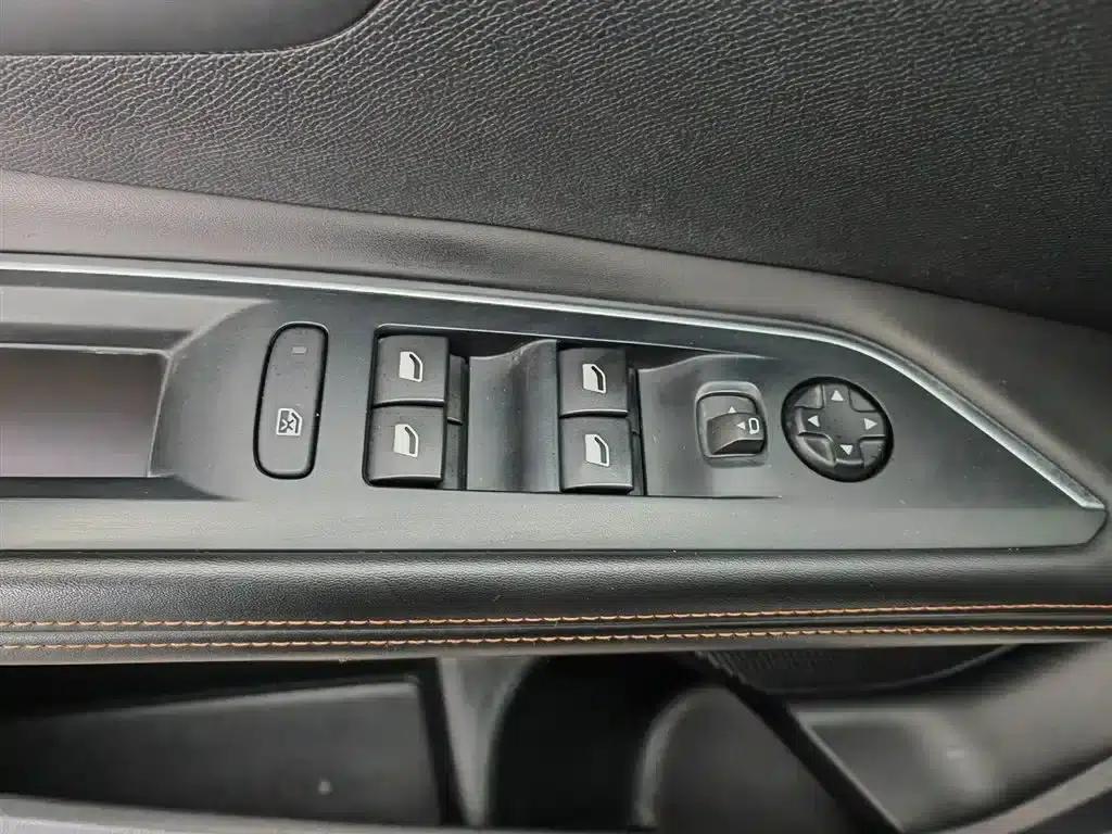 Peugeot 5008 2017 380THP 7-seater Elite Edition — миниатюра 9