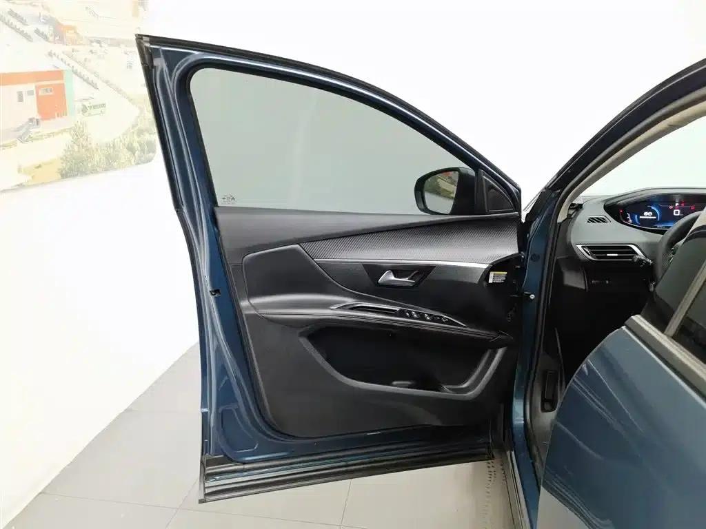 Peugeot 5008 2017 380THP 7-seater Unlimited Edition — миниатюра 8