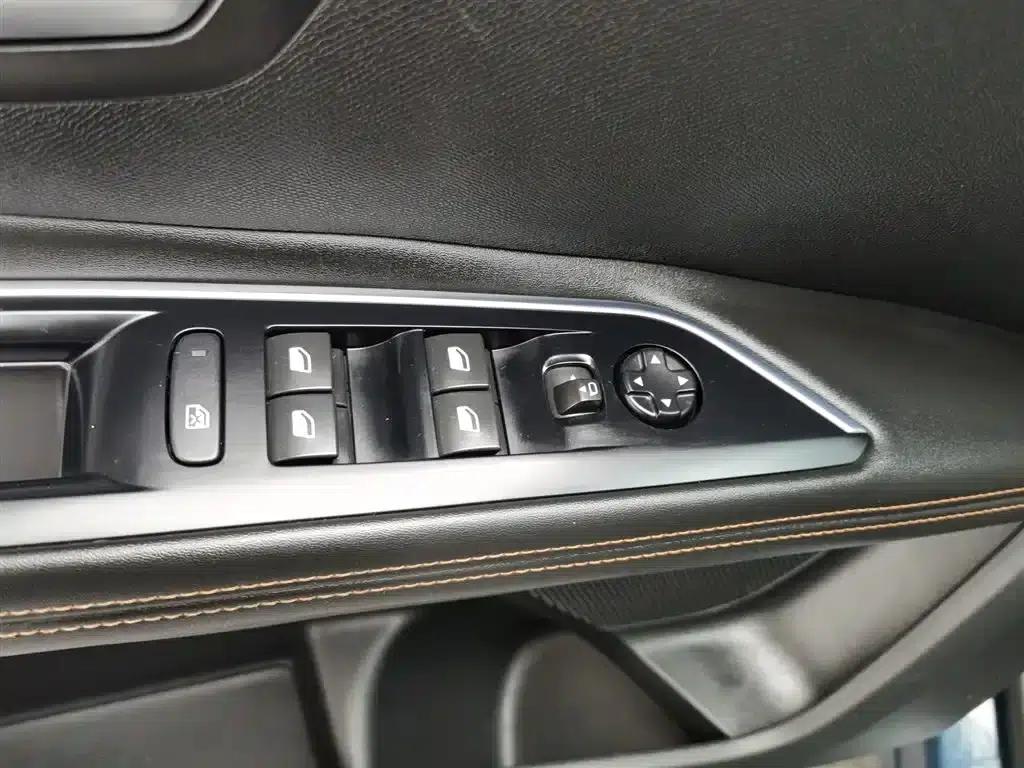Peugeot 5008 2017 380THP 7-seater Unlimited Edition — миниатюра 9