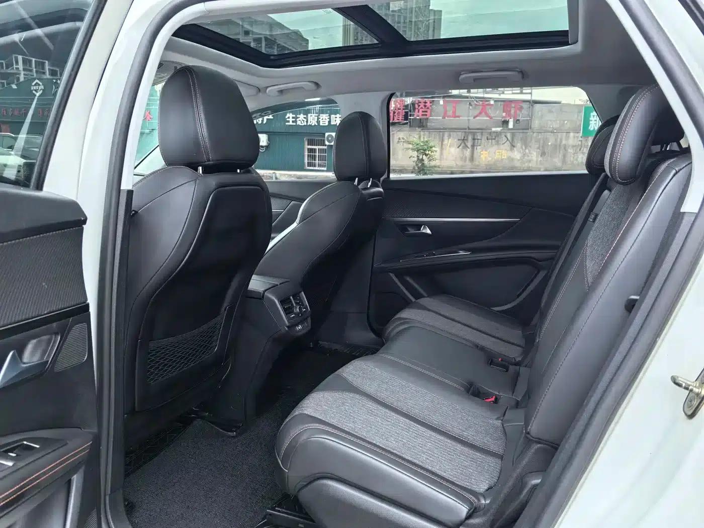 Peugeot 5008 2017 380THP 7-seater Elite Edition — миниатюра 11