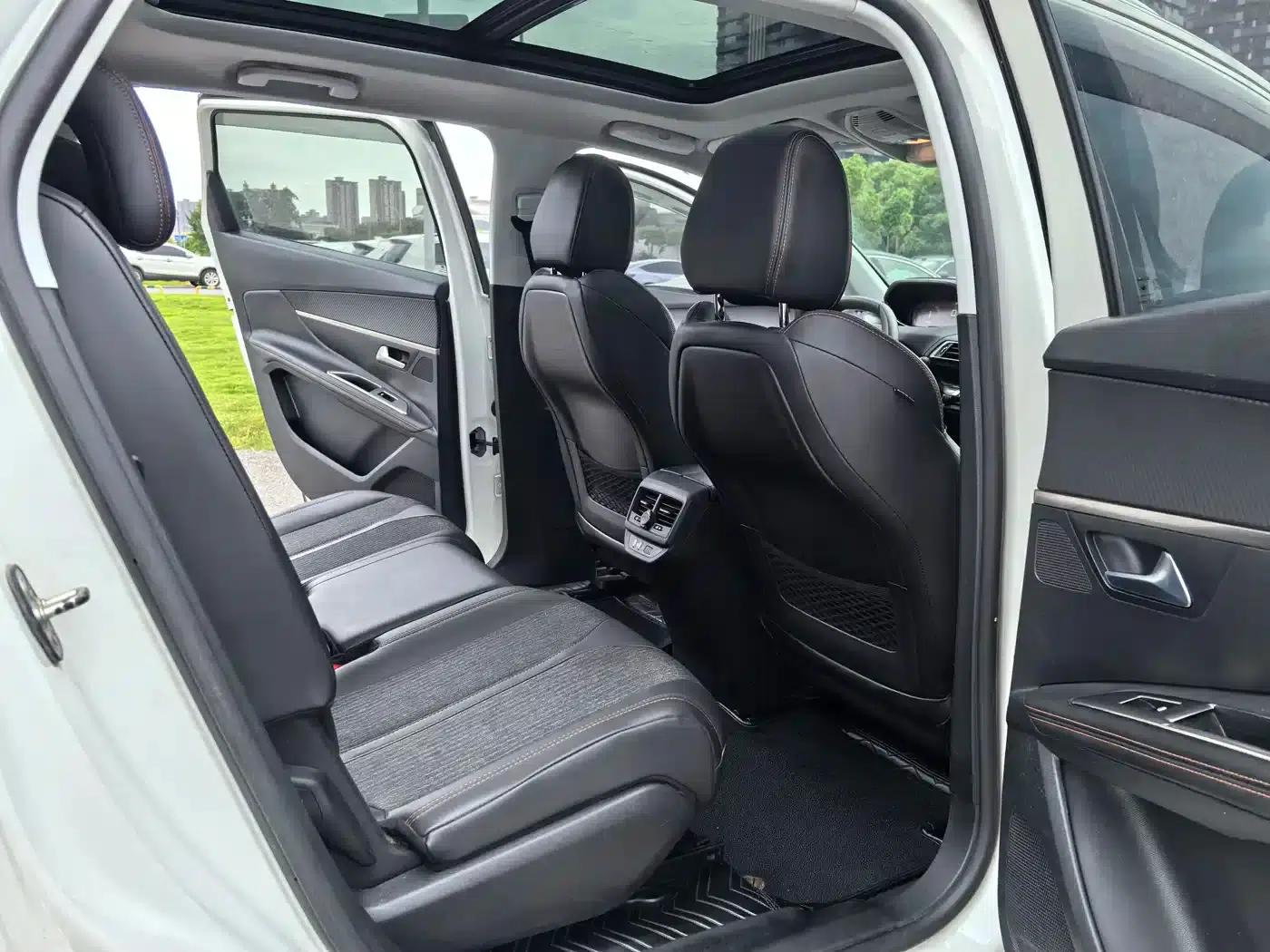 Peugeot 5008 2017 380THP 7-seater Elite Edition — миниатюра 12