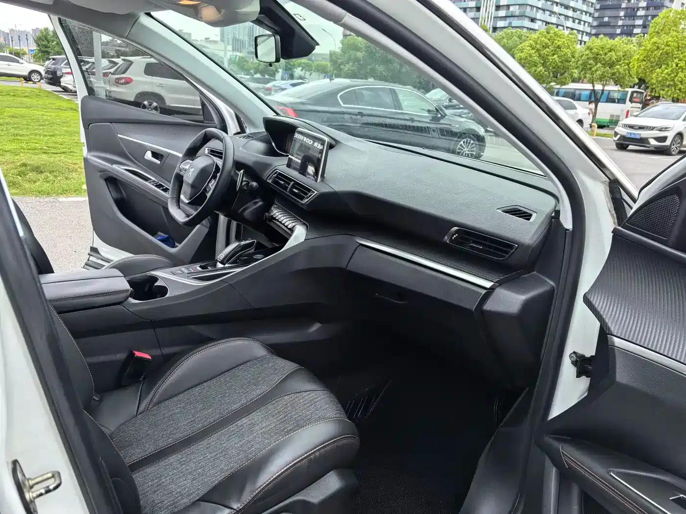 Peugeot 5008 2017 380THP 7-seater Elite Edition — миниатюра 13
