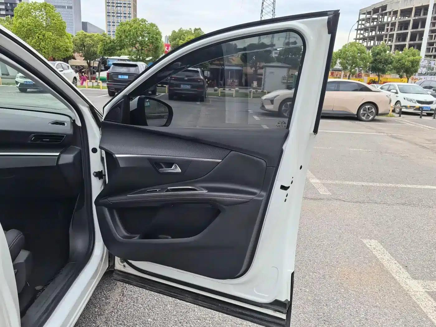 Peugeot 5008 2017 380THP 7-seater Elite Edition — миниатюра 15