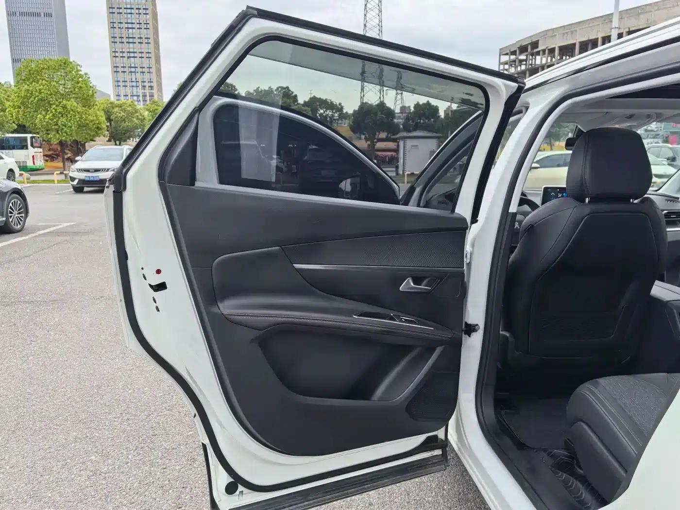 Peugeot 5008 2017 380THP 7-seater Elite Edition — миниатюра 17