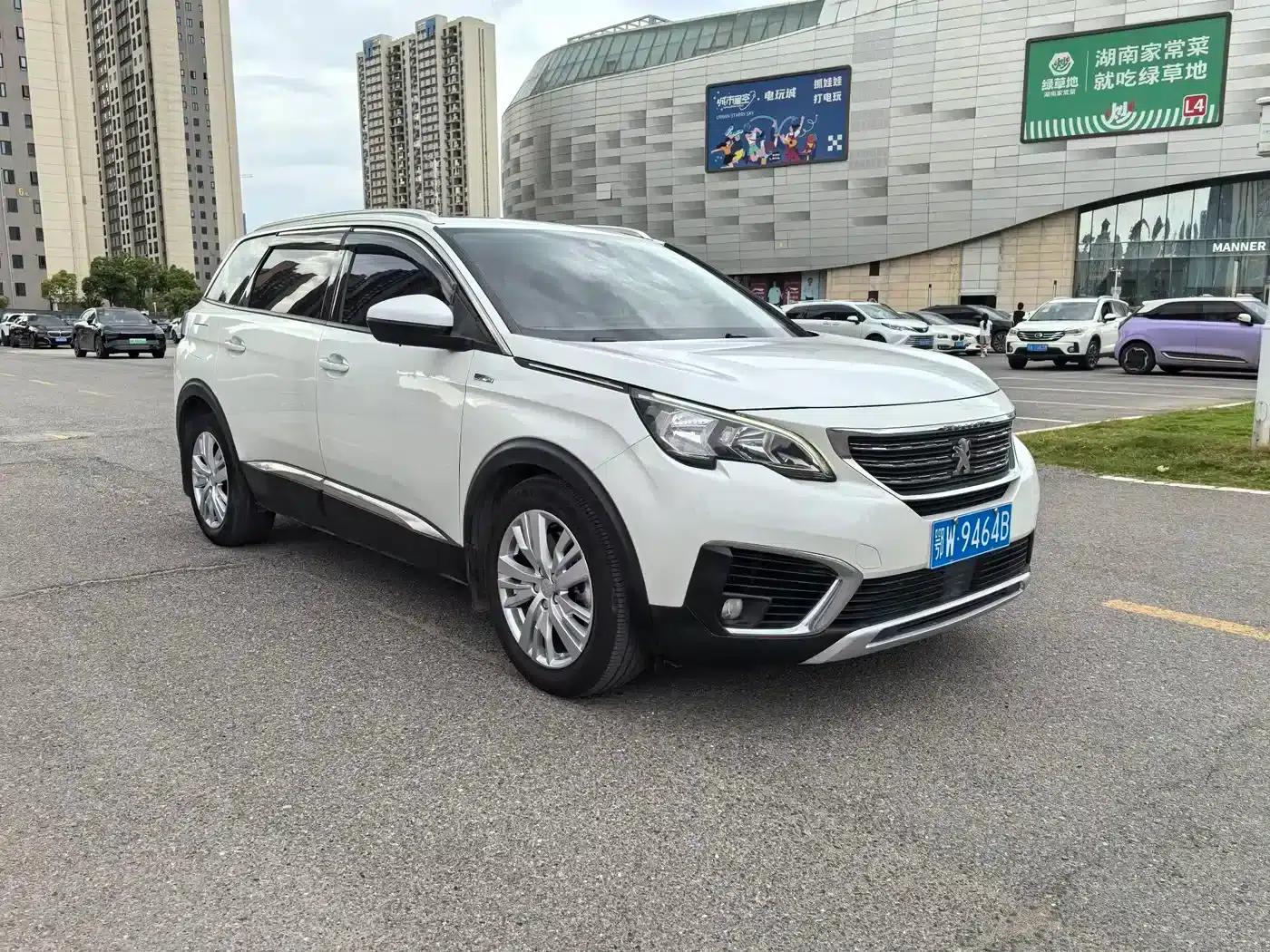 Peugeot 5008 2017 380THP 7-seater Elite Edition — миниатюра 8
