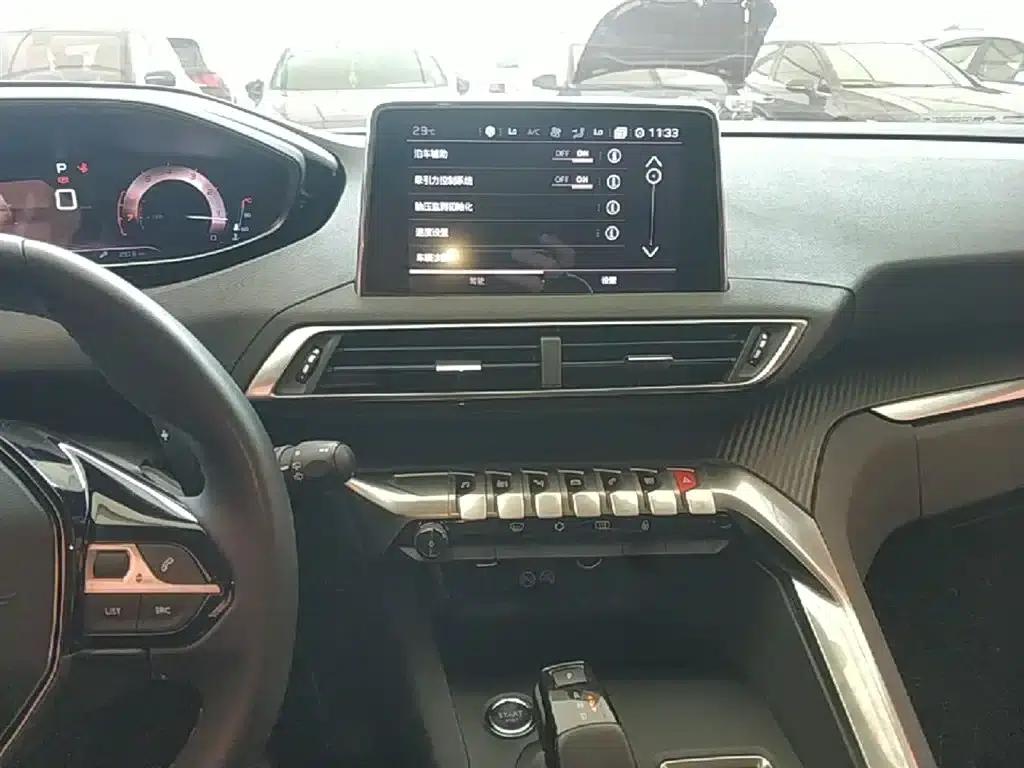 Peugeot 5008 2017 380THP 7-seater Elite Edition — миниатюра 13
