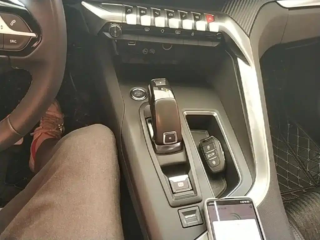 Peugeot 5008 2017 380THP 7-seater Elite Edition — миниатюра 14