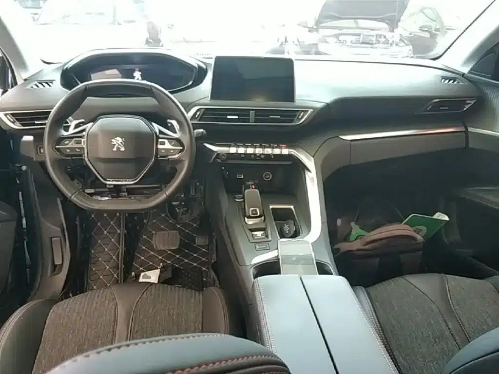 Peugeot 5008 2017 380THP 7-seater Elite Edition — миниатюра 10