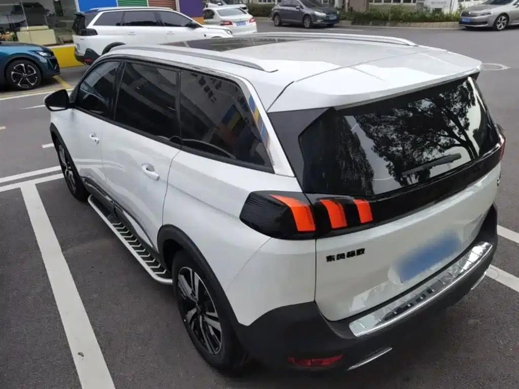 Peugeot 5008 2023 400THP True Love Edition 5-seater — миниатюра 5