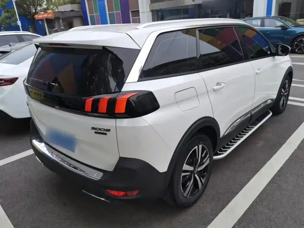 Peugeot 5008 2023 400THP True Love Edition 5-seater — миниатюра 7