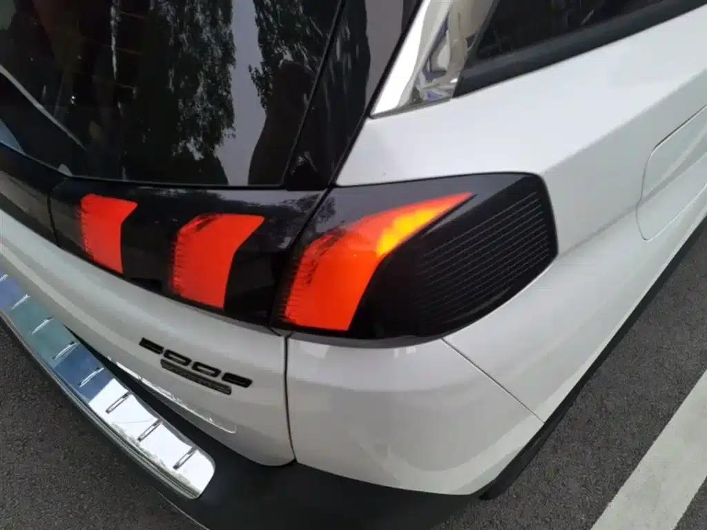 Peugeot 5008 2023 400THP True Love Edition 5-seater — миниатюра 8