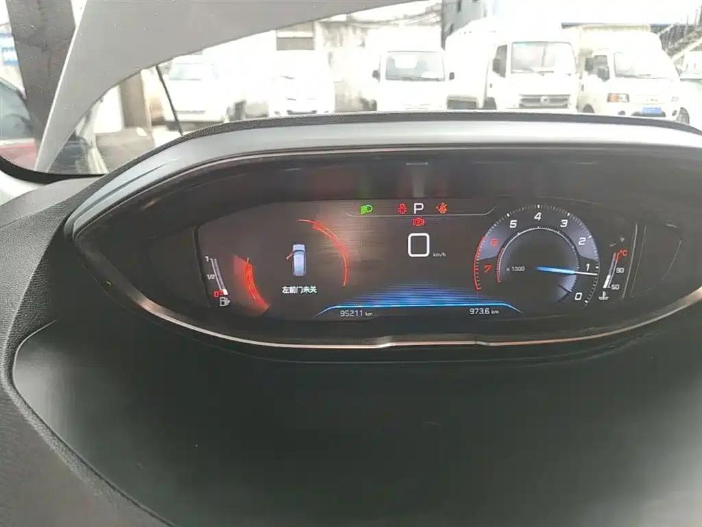 Peugeot 5008 2017 380THP 5-seater Elite Edition — миниатюра 12