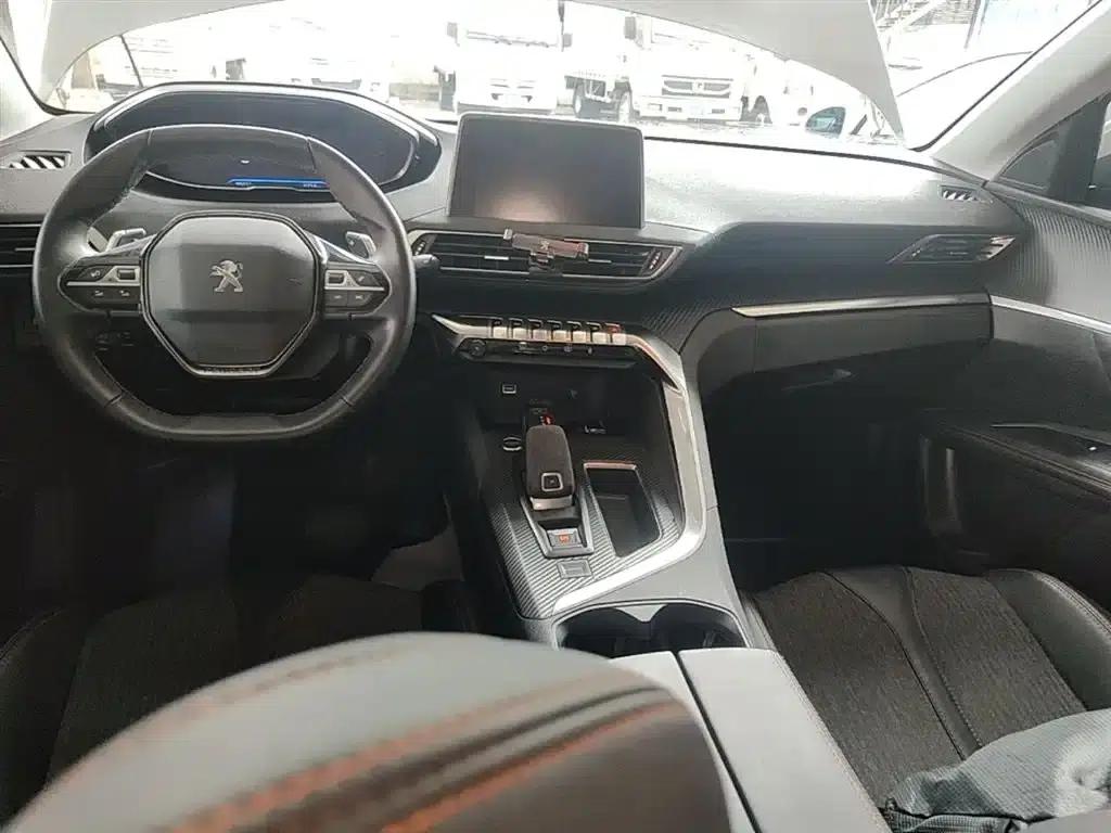 Peugeot 5008 2017 380THP 5-seater Elite Edition — миниатюра 10