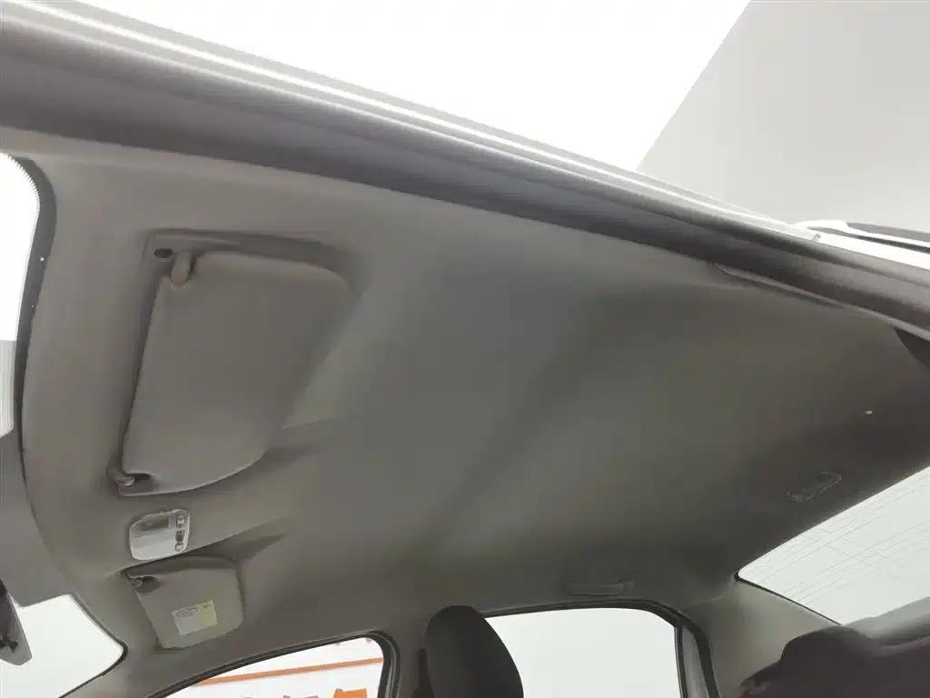 Peugeot 301 2016 1.6L Manual Comfort Edition — миниатюра 14