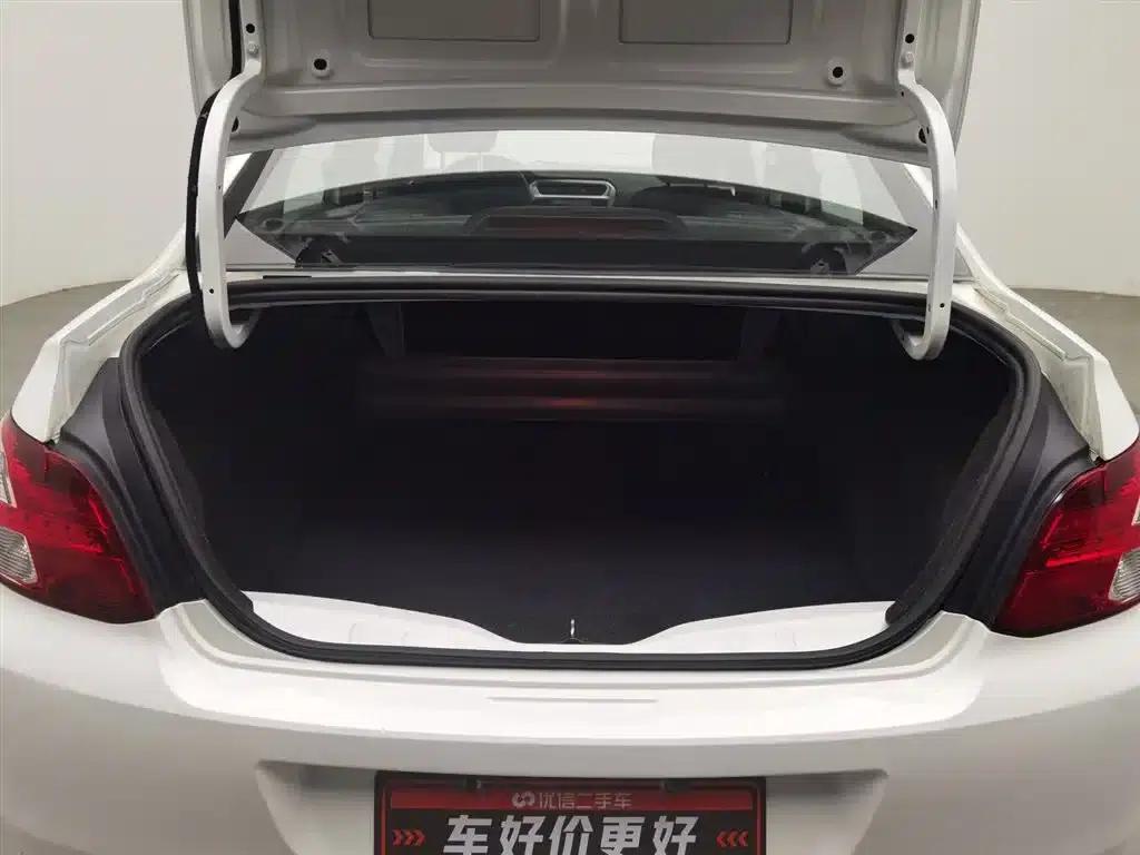 Peugeot 301 2016 1.6L Manual Comfort Edition — миниатюра 16