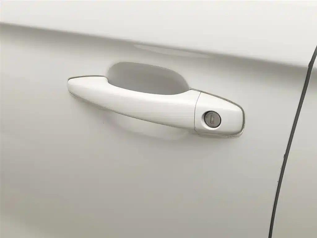 Peugeot 301 2016 1.6L Manual Comfort Edition — миниатюра 18