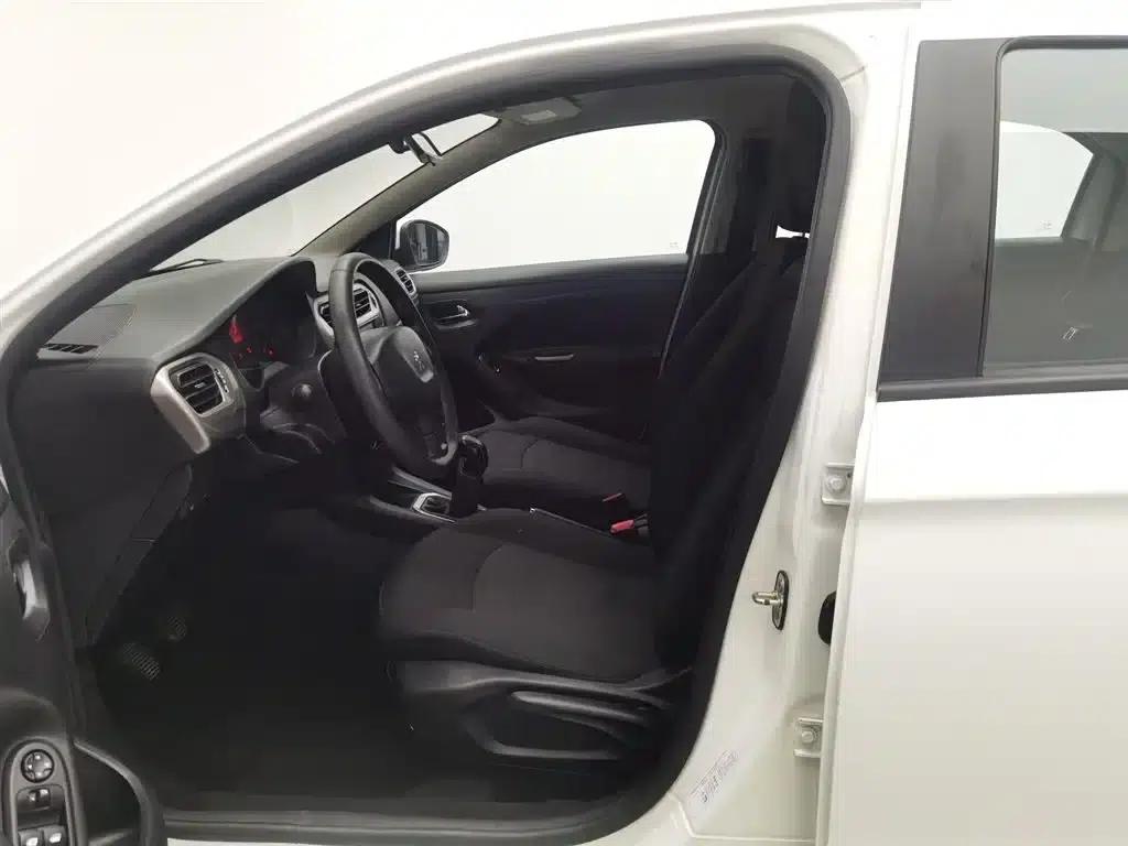 Peugeot 301 2016 1.6L Manual Comfort Edition — миниатюра 10