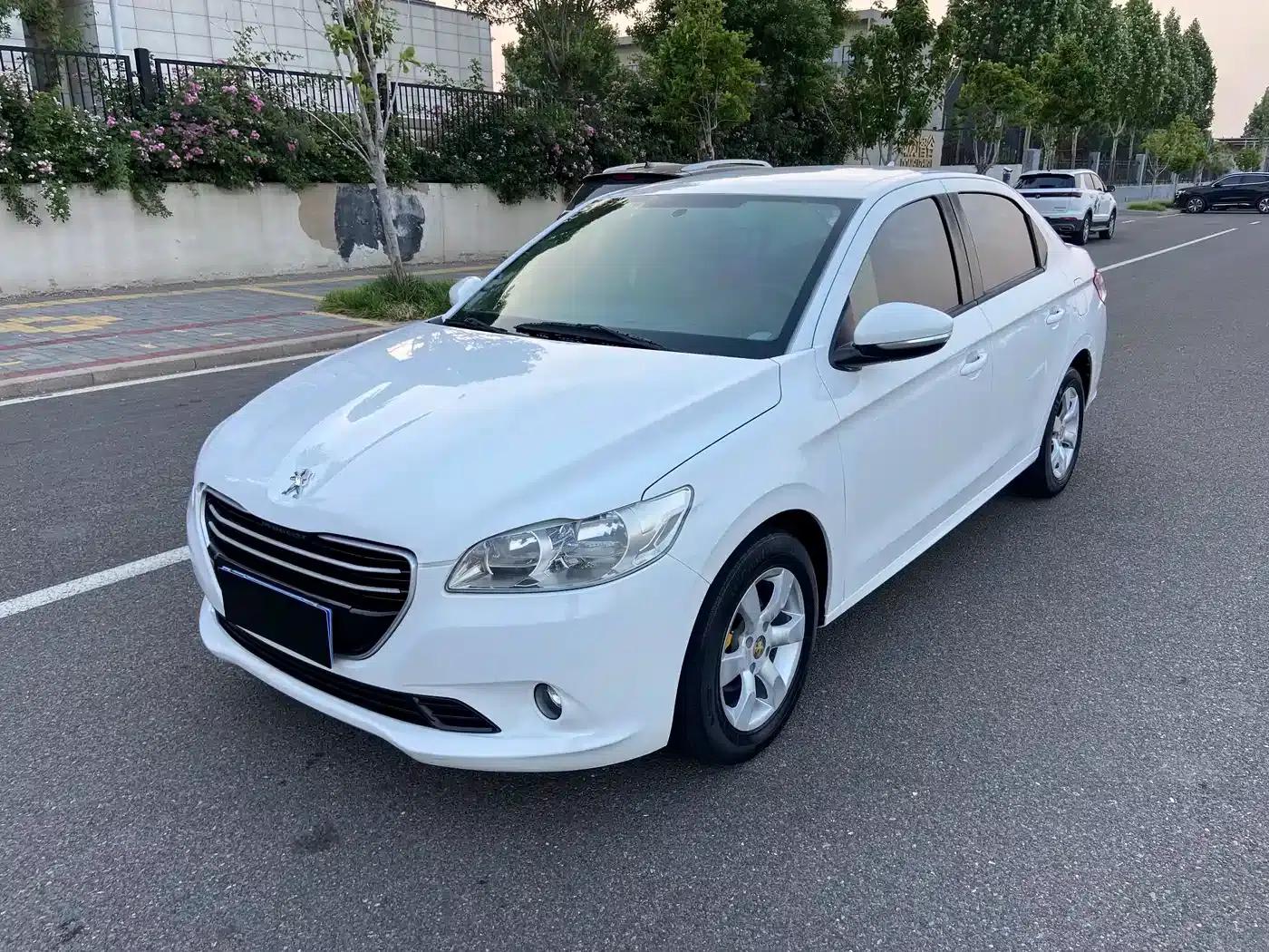 Peugeot 301 2014 1.6L Manual Comfort Edition — миниатюра 1
