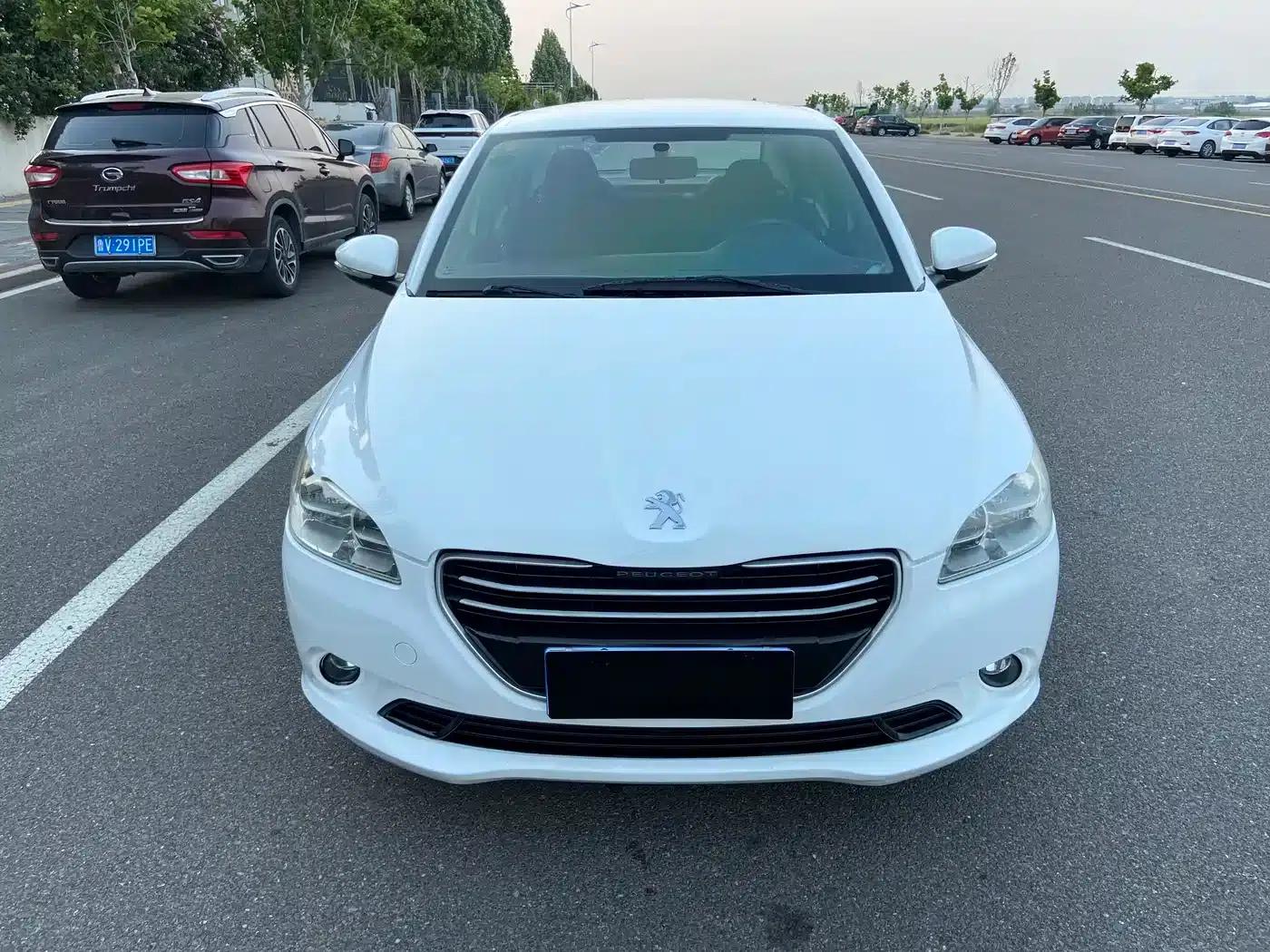 Peugeot 301 2014 1.6L Manual Comfort Edition — миниатюра 2