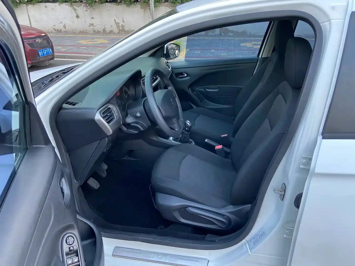 Peugeot 301 2014 1.6L Manual Comfort Edition — миниатюра 7