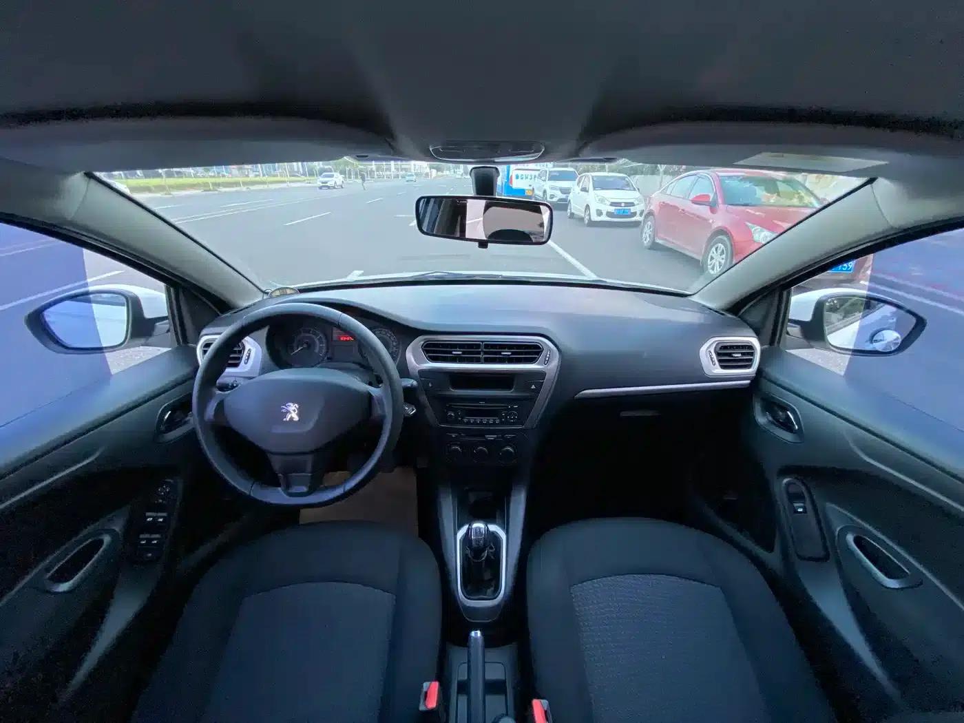Peugeot 301 2014 1.6L Manual Comfort Edition — миниатюра 8