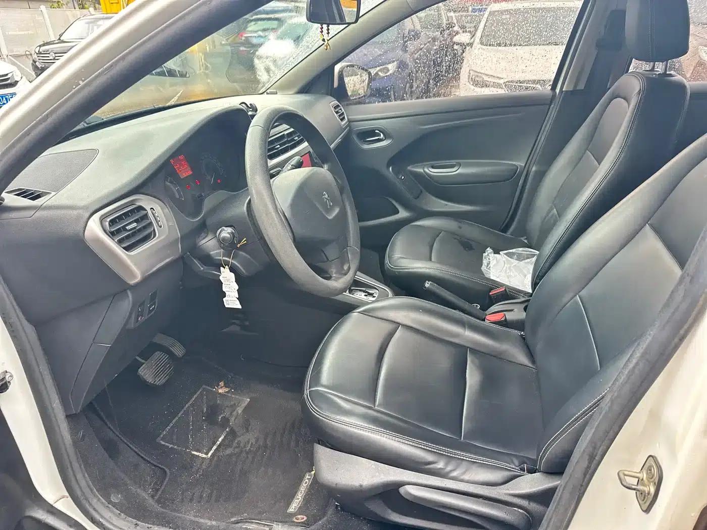 Peugeot 301 2014 1.6L Automatic Comfort Edition — миниатюра 3