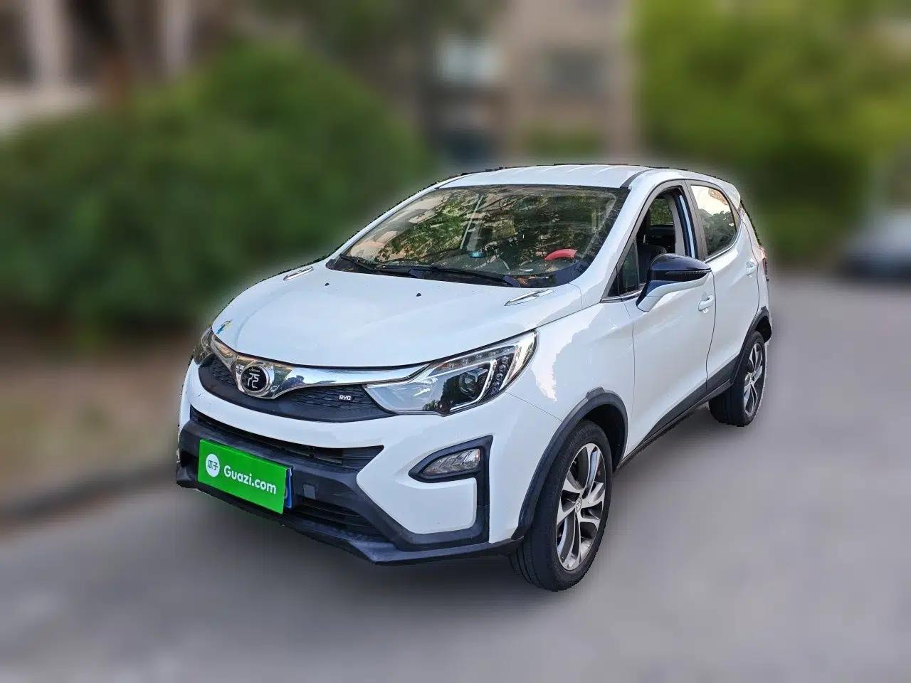 BYD Yuan 2017 1.5L Automatic Cool & Connected Model — миниатюра 1