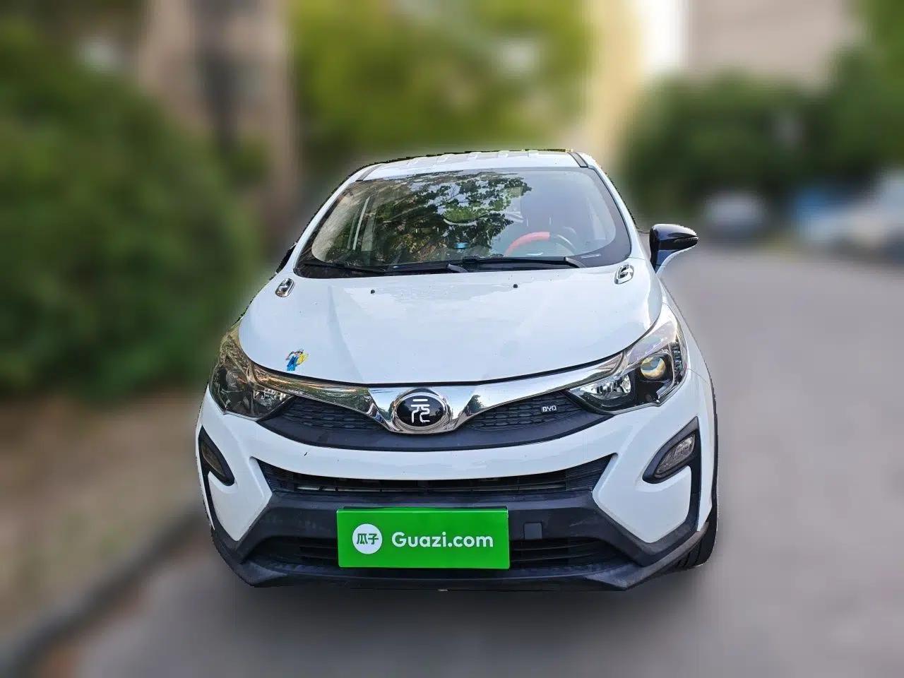 BYD Yuan 2017 1.5L Automatic Cool & Connected Model — миниатюра 2
