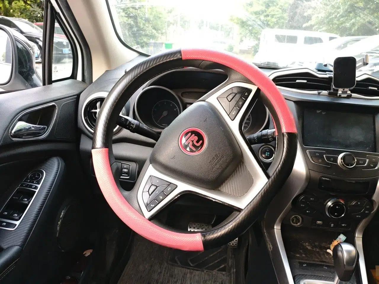 BYD Yuan 2017 1.5L Automatic Cool & Connected Model — миниатюра 11