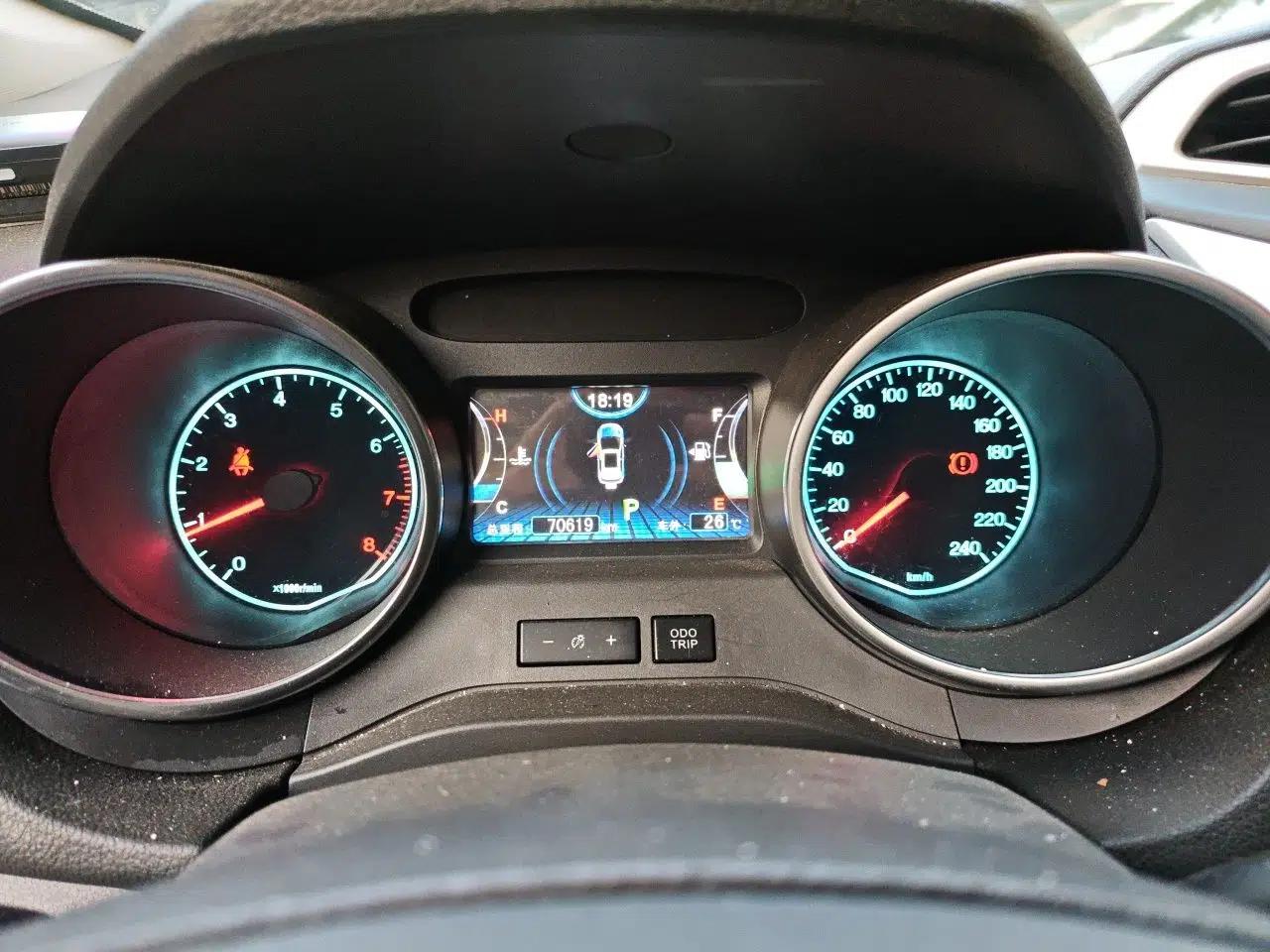 BYD Yuan 2017 1.5L Automatic Cool & Connected Model — миниатюра 12