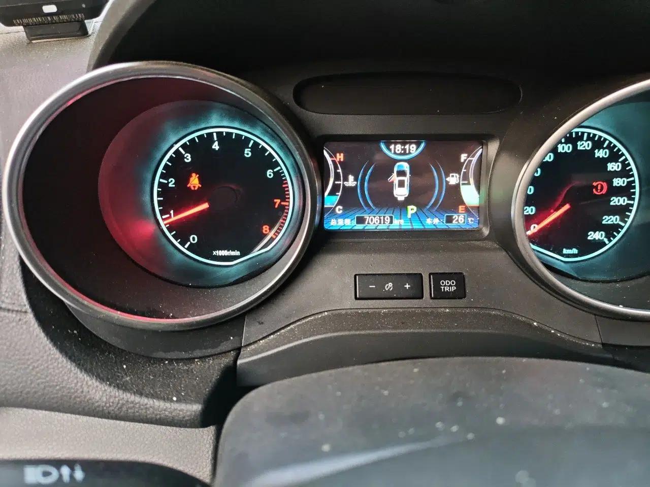 BYD Yuan 2017 1.5L Automatic Cool & Connected Model — миниатюра 13