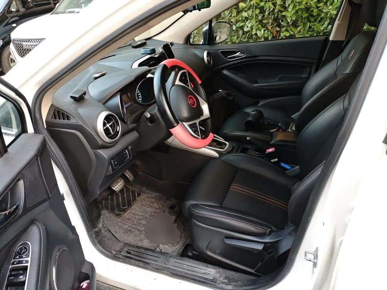 BYD Yuan 2017 1.5L Automatic Cool & Connected Model — миниатюра 17
