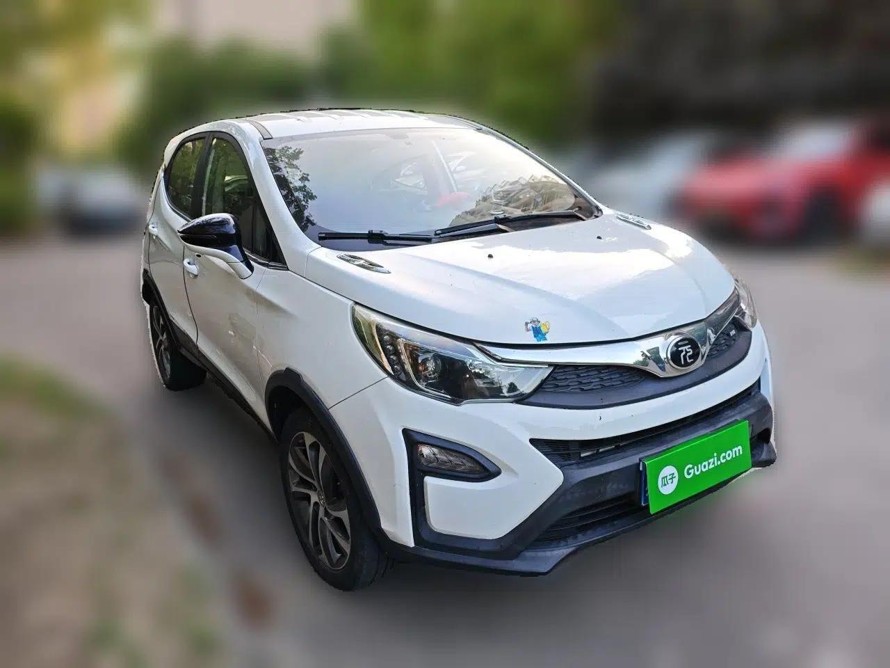 BYD Yuan 2017 1.5L Automatic Cool & Connected Model — миниатюра 3