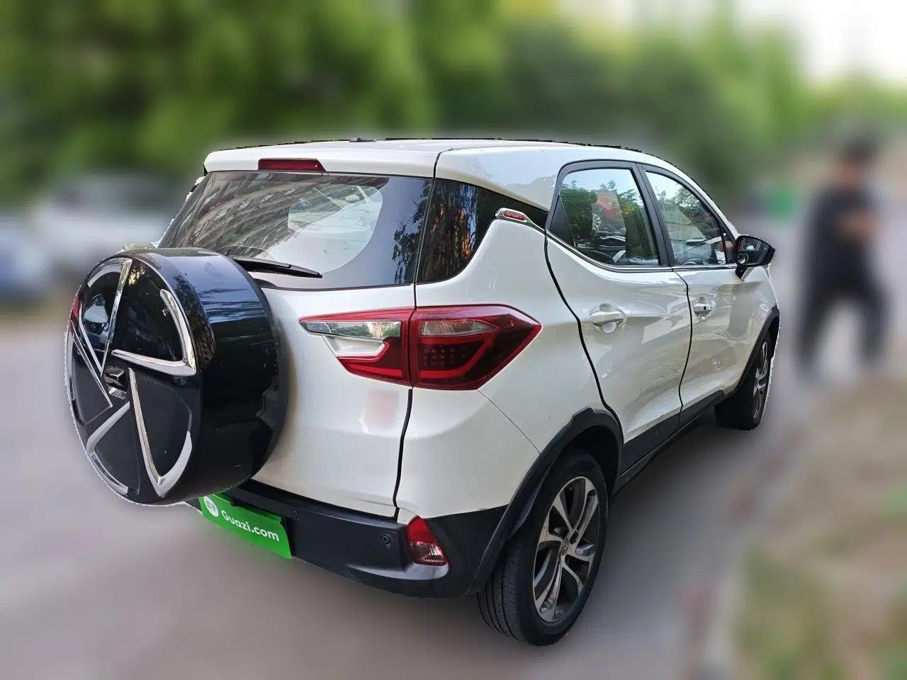 BYD Yuan 2017 1.5L Automatic Cool & Connected Model — миниатюра 6