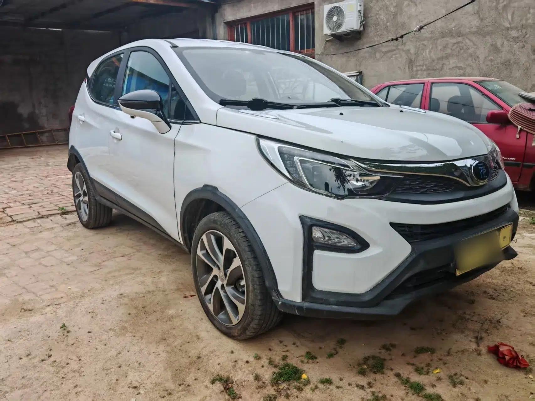 BYD Yuan 2017 1.5L Automatic Cool & Connected Model — миниатюра 5