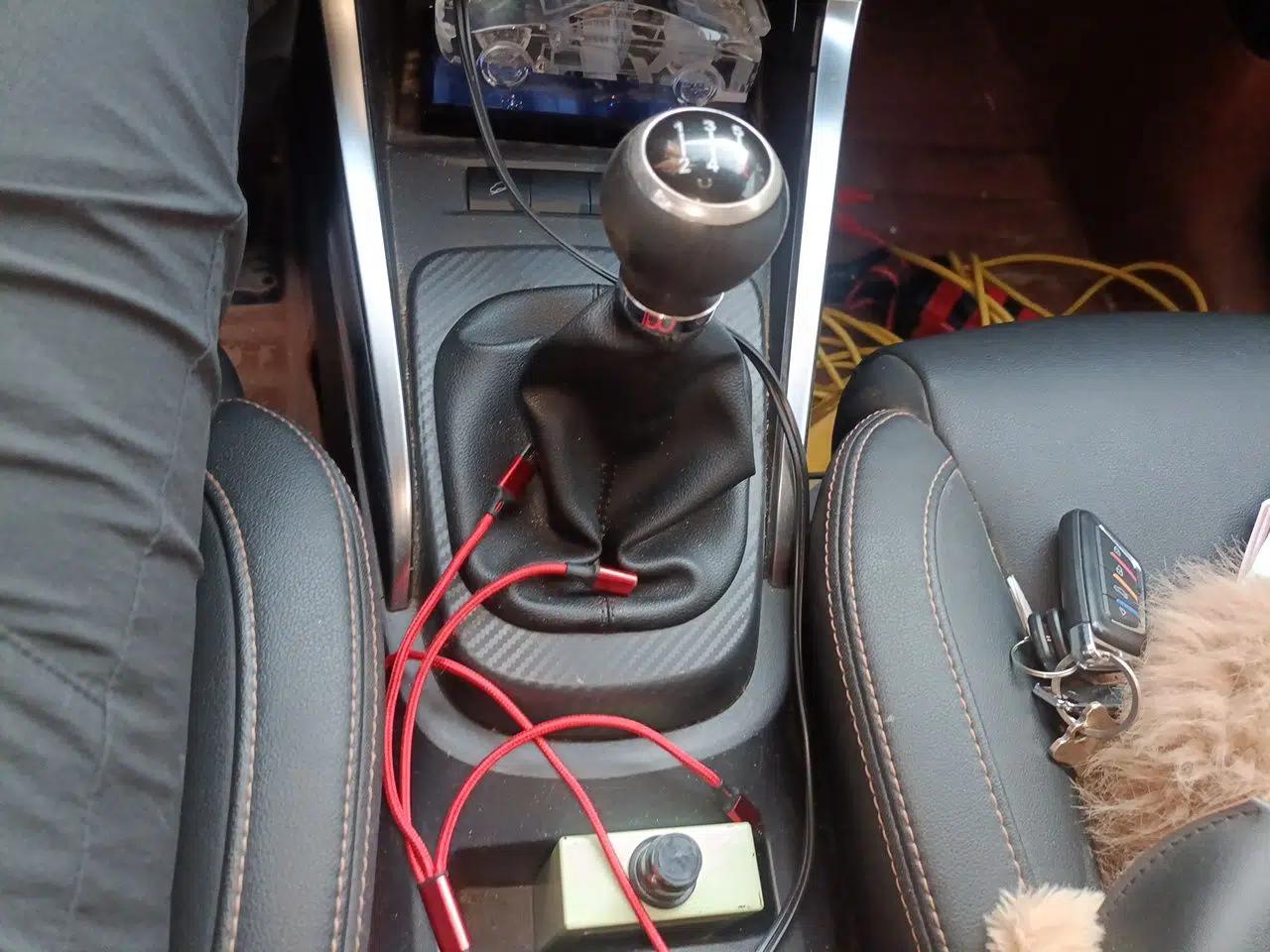 BYD Yuan 2016 1.5L Manual Luxury Model — миниатюра 11