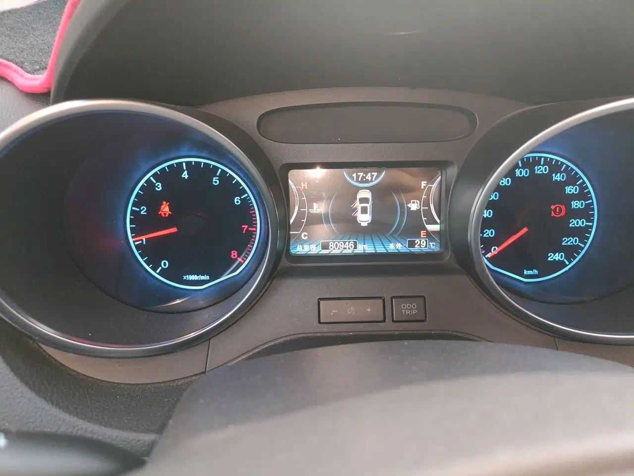 BYD Yuan 2016 1.5L Manual Luxury Model — миниатюра 9