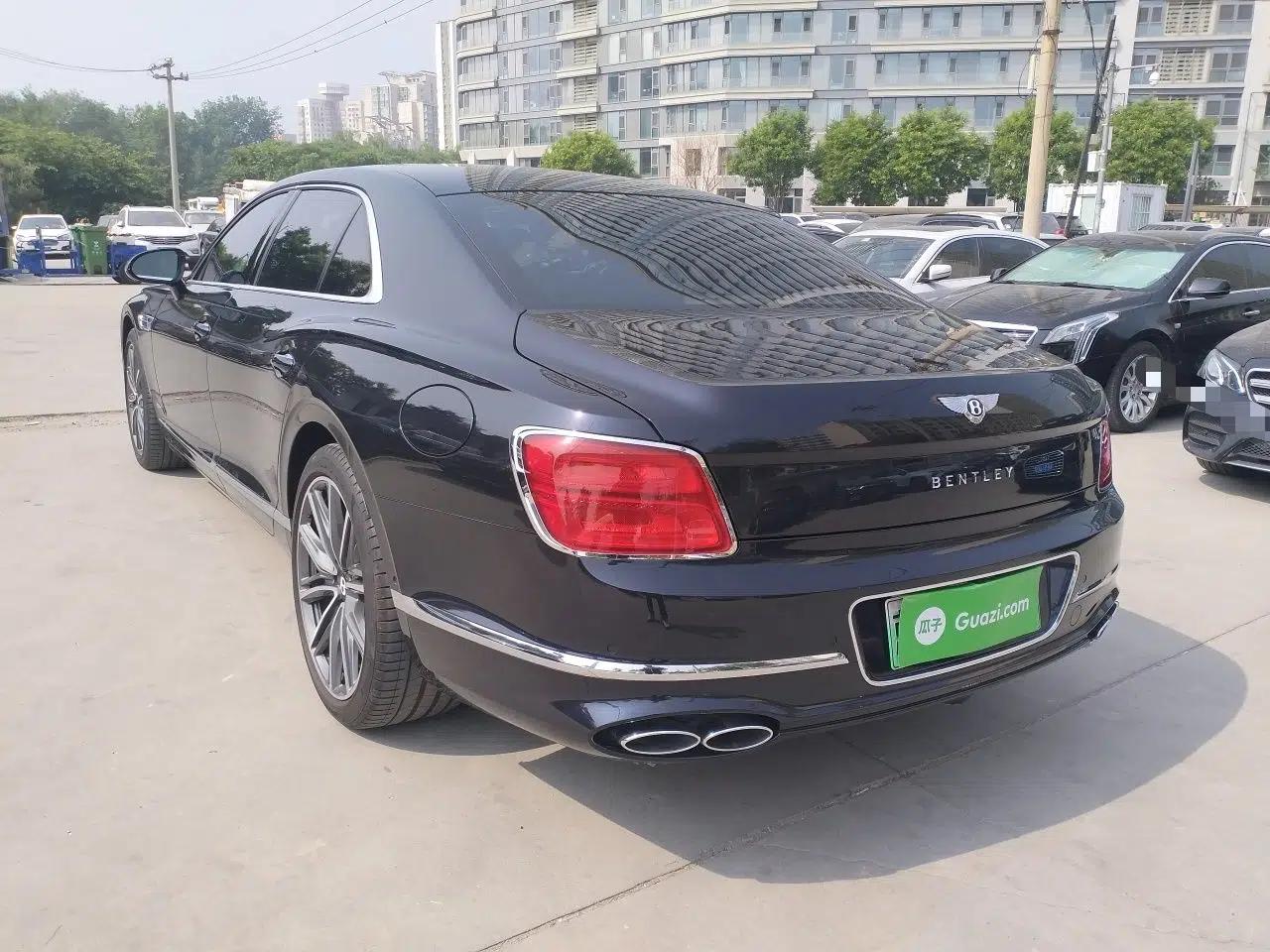 Bentley Flying Spur Plug-in Hybrid 2022 2.9T V6 Hybrid — миниатюра 4