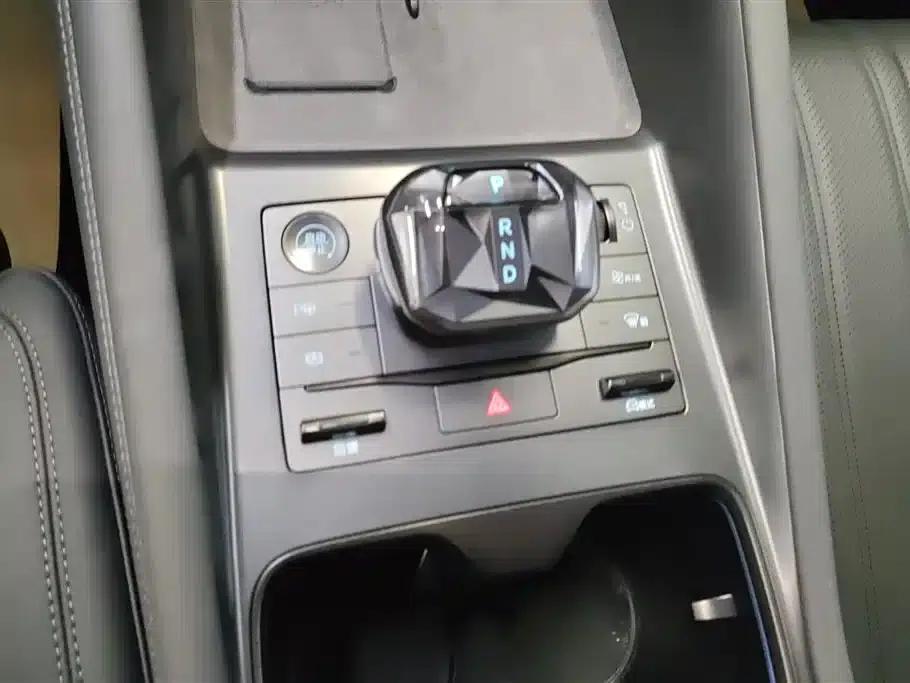 Song L EV 2025 Smart Driving Edition 662km/h LiDAR Excellent Model — миниатюра 16