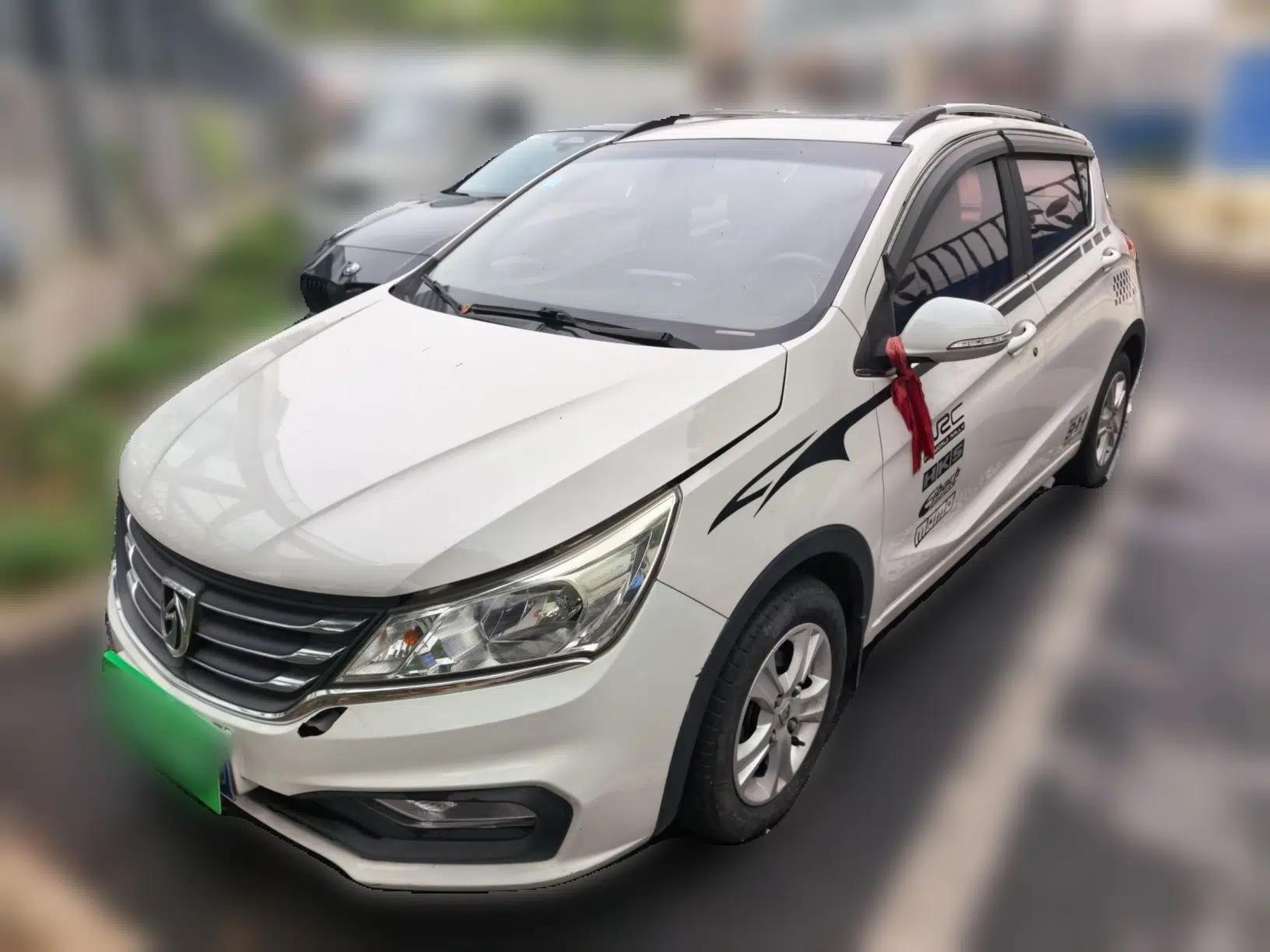 Baojun 310 2016 1.2L Manual Luxury Model — миниатюра 1