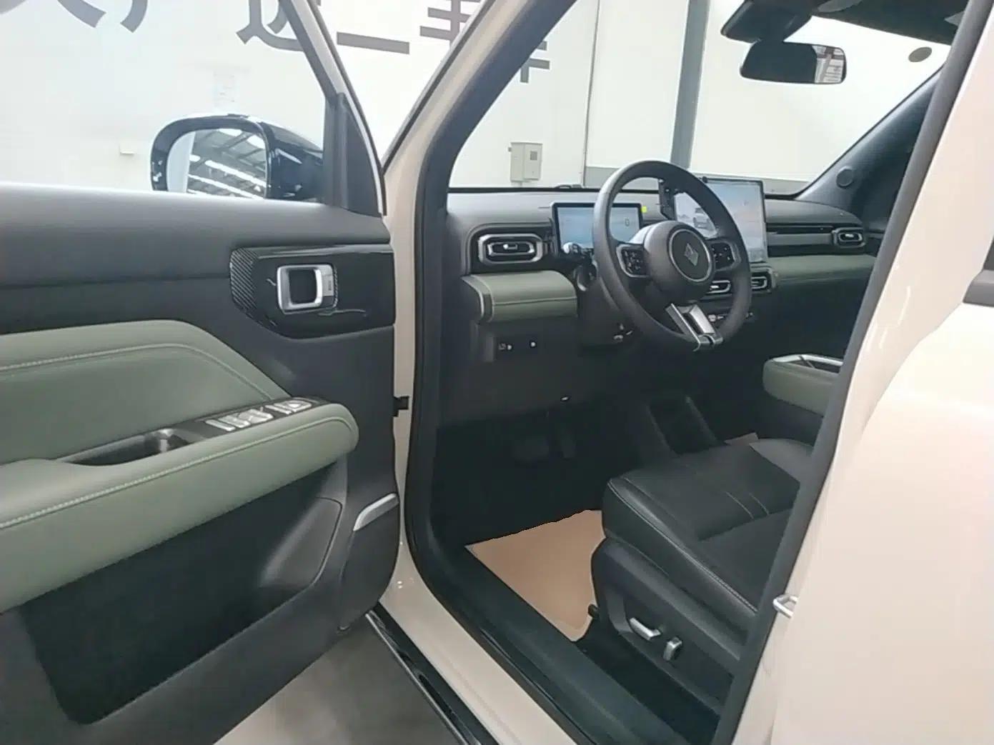 Baojun Spark EUV 2026 301km Flagship Edition — миниатюра 19