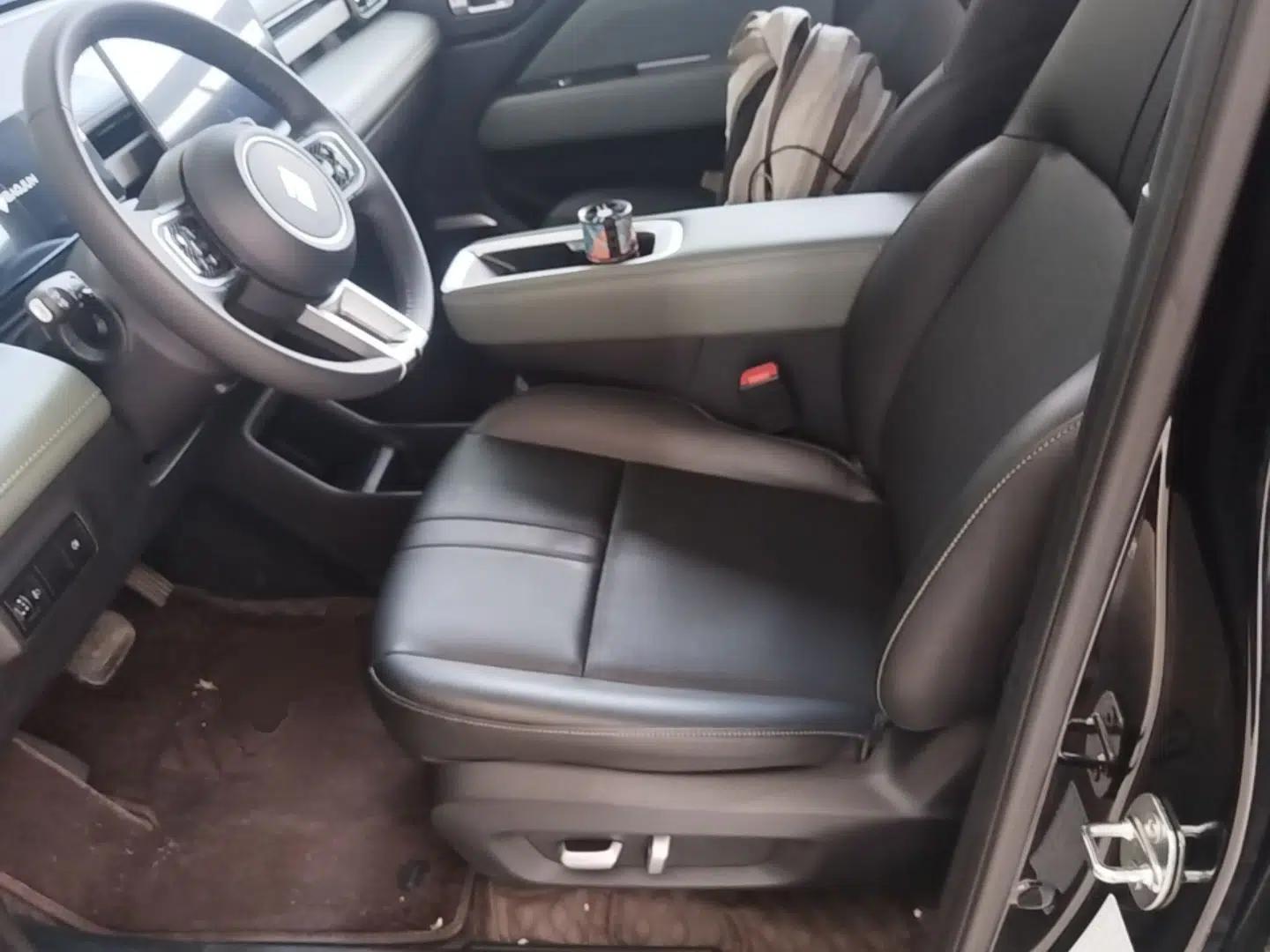 Baojun Spark EUV 2026 301km Flagship Edition — миниатюра 18