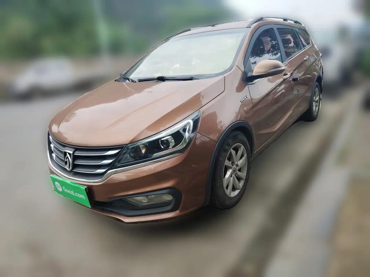Baojun 310W 2017 1.5L Manual Fashion Edition China VI — миниатюра 1
