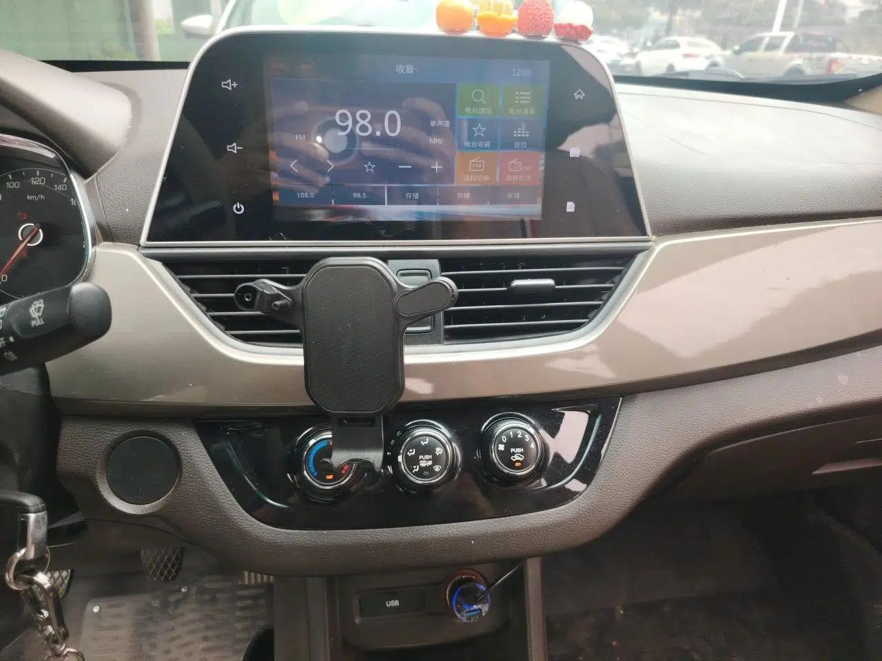 Baojun 310W 2017 1.5L Manual Fashion Edition China VI — миниатюра 14