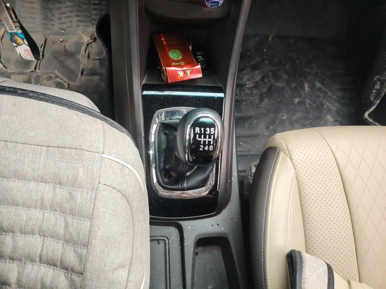 Baojun 310W 2017 1.5L Manual Fashion Edition China VI — миниатюра 15