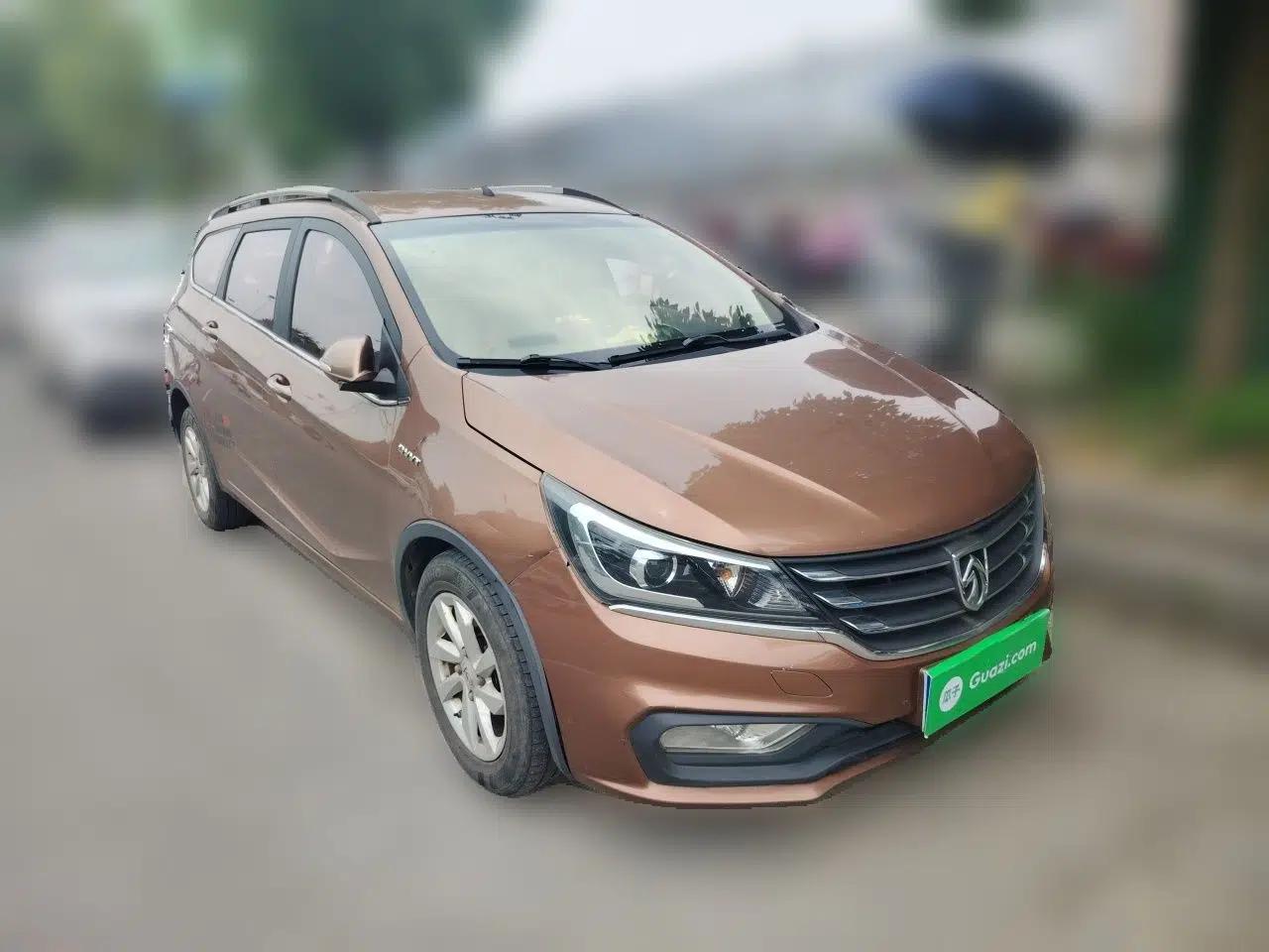 Baojun 310W 2017 1.5L Manual Fashion Edition China VI — миниатюра 3