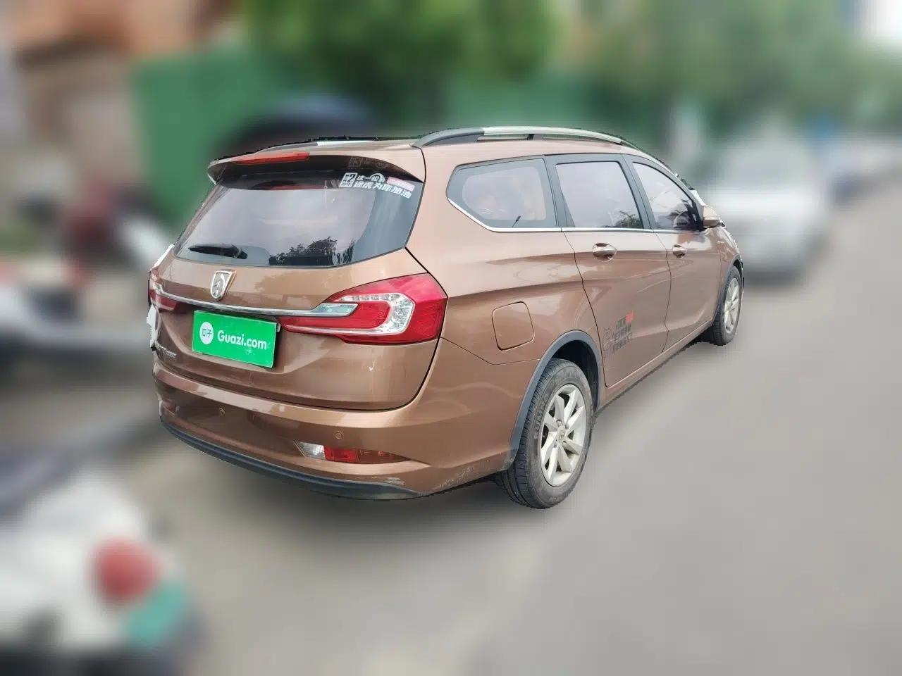 Baojun 310W 2017 1.5L Manual Fashion Edition China VI — миниатюра 6